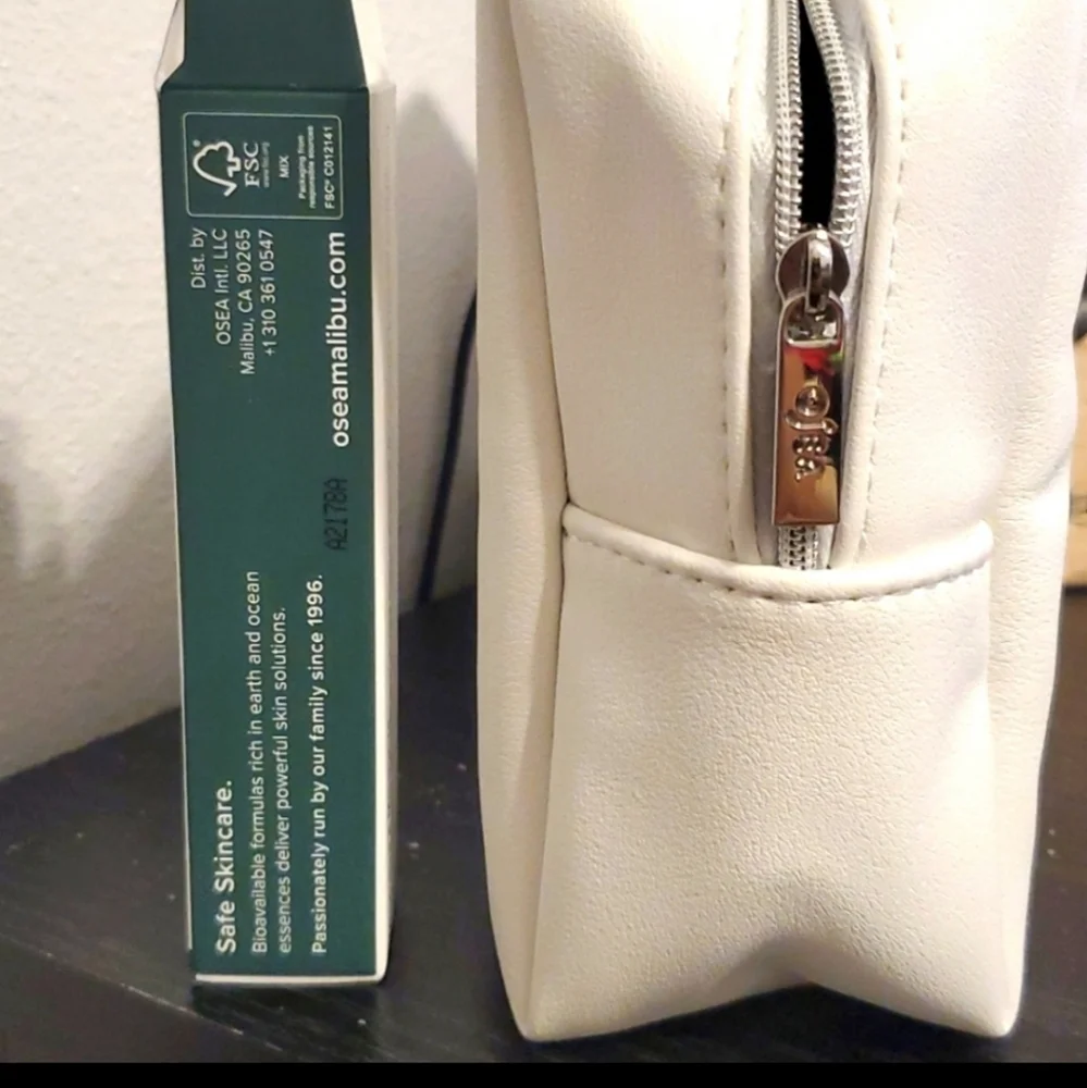 18ml Undaria algae body oil with osea carry on bag